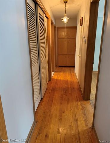 52816 Heatherway Drive, Shelby Twp, MI 48316