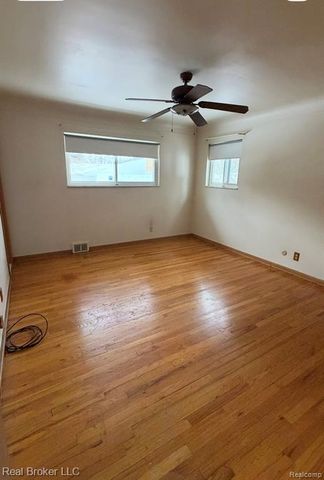 52816 Heatherway Drive, Shelby Twp, MI 48316