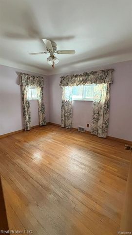 52816 Heatherway Drive, Shelby Twp, MI 48316