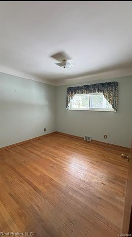 52816 Heatherway Drive, Shelby Twp, MI 48316