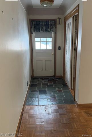 52816 Heatherway Drive, Shelby Twp, MI 48316