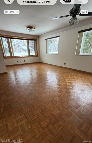 52816 Heatherway Drive, Shelby Twp, MI 48316