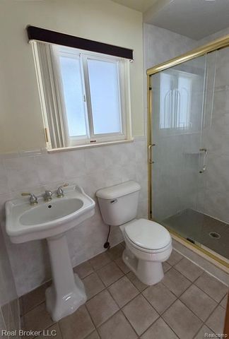 52816 Heatherway Drive, Shelby Twp, MI 48316