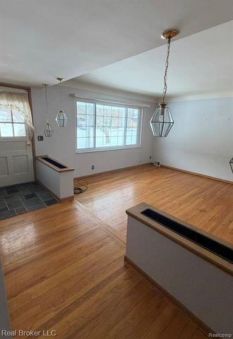 52816 Heatherway Drive, Shelby Twp, MI 48316