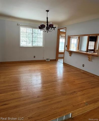 52816 Heatherway Drive, Shelby Twp, MI 48316