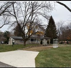 52816 Heatherway Drive, Shelby Twp, MI 48316