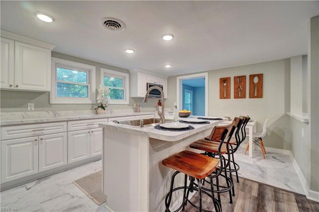 1013 Dare RD, Yorktown, VA 23692