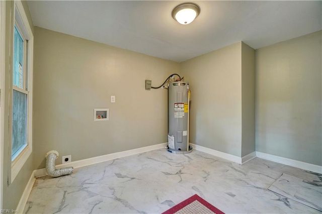 1013 Dare RD, Yorktown, VA 23692