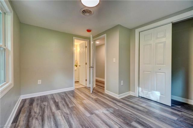 1013 Dare RD, Yorktown, VA 23692