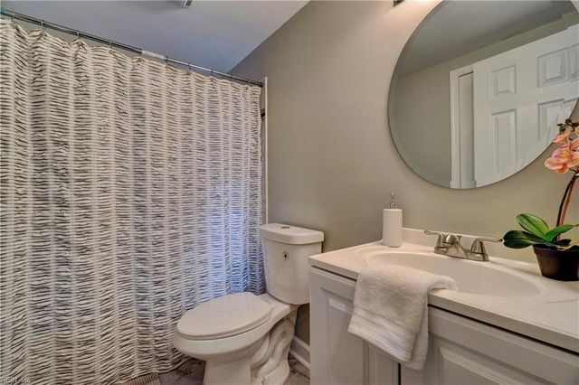 1013 Dare RD, Yorktown, VA 23692