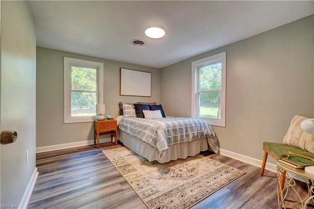 1013 Dare RD, Yorktown, VA 23692