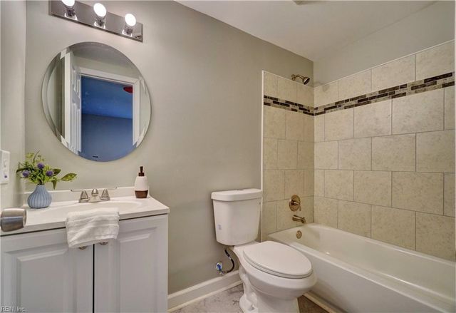 1013 Dare RD, Yorktown, VA 23692