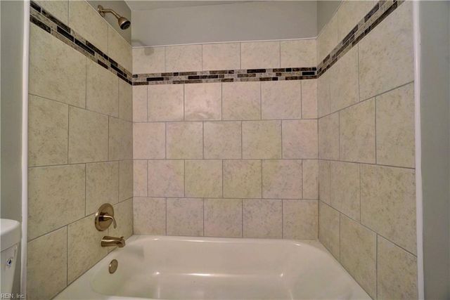 1013 Dare RD, Yorktown, VA 23692