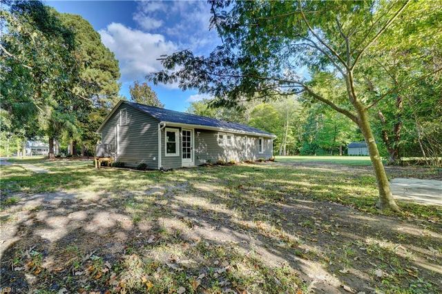 1013 Dare RD, Yorktown, VA 23692
