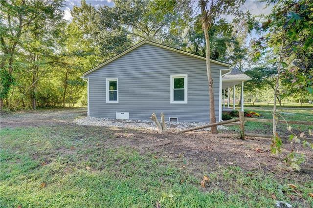 1013 Dare RD, Yorktown, VA 23692