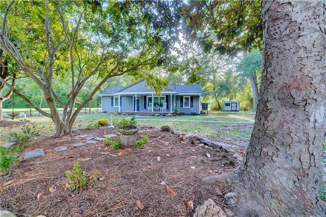 1013 Dare RD, Yorktown, VA 23692