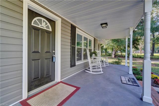 1013 Dare RD, Yorktown, VA 23692
