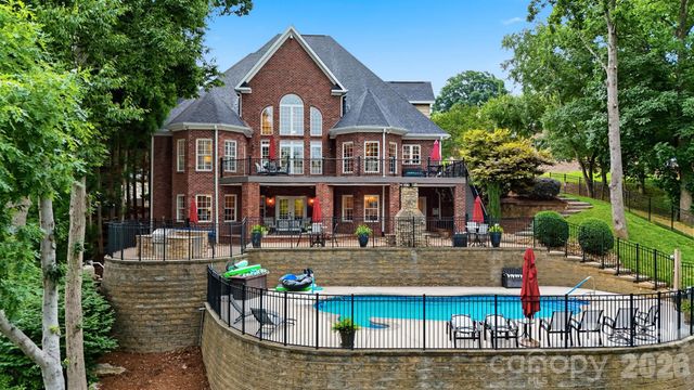 151 43rd Avenue Drive NW, Hickory, NC 28601