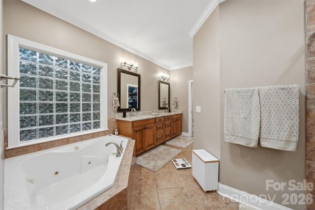 151 43rd Avenue Drive NW, Hickory, NC 28601