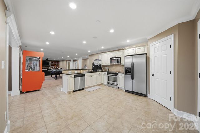 151 43rd Avenue Drive NW, Hickory, NC 28601