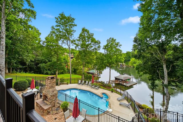 151 43rd Avenue Drive NW, Hickory, NC 28601