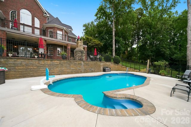 151 43rd Avenue Drive NW, Hickory, NC 28601