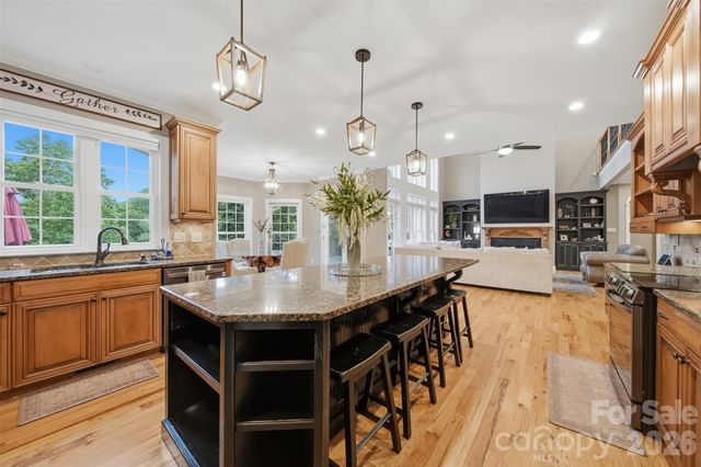 151 43rd Avenue Drive NW, Hickory, NC 28601