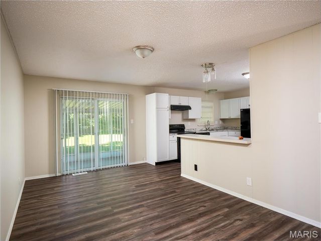 6766 Lesli Mari Court, St Louis, MO 63033