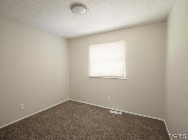 6766 Lesli Mari Court, St Louis, MO 63033