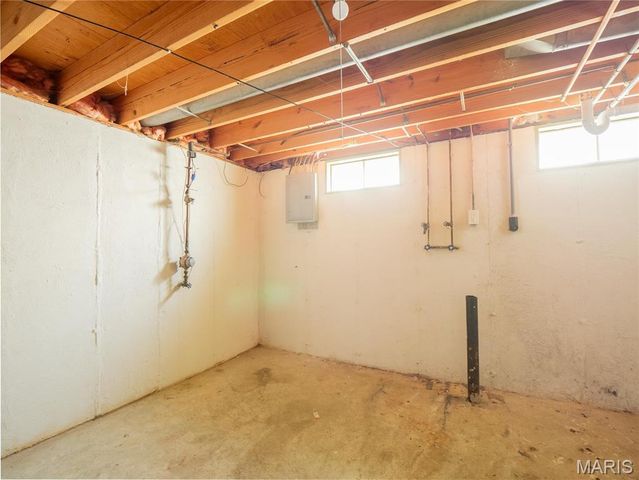 6766 Lesli Mari Court, St Louis, MO 63033