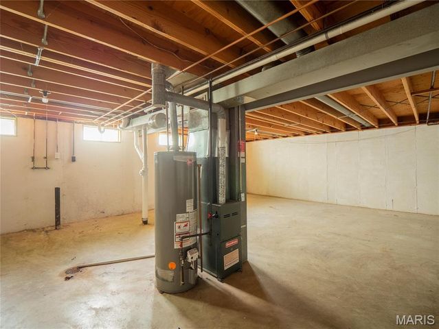 6766 Lesli Mari Court, St Louis, MO 63033