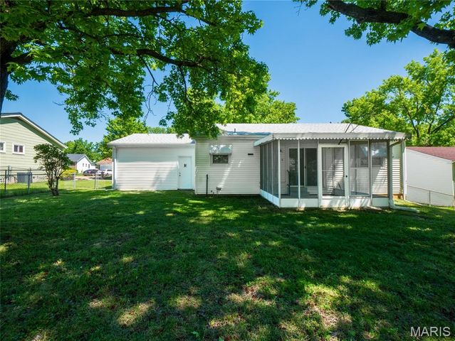 6766 Lesli Mari Court, St Louis, MO 63033