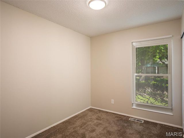 6766 Lesli Mari Court, St Louis, MO 63033