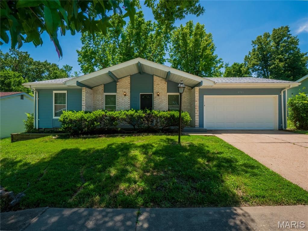 6766 Lesli Mari Court, St Louis, MO 63033