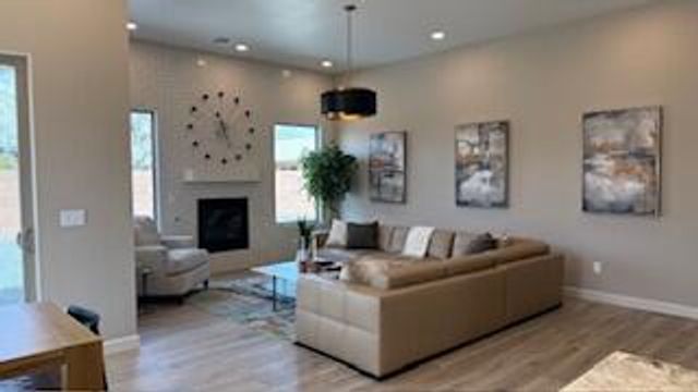 2312 Los Amigos Lane NW, Albuquerque, NM 87104