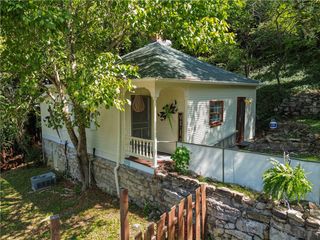 19 Jackson Street, Eureka Springs, AR 72632