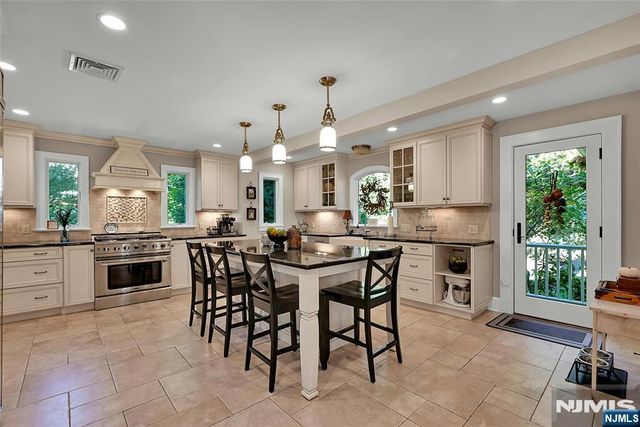 734 Amaryllis Avenue, Oradell, NJ 07649