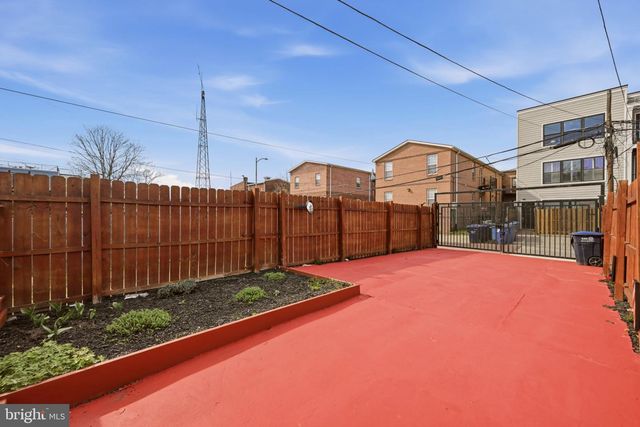 737 MORTON ST NW, Washington, DC 20010