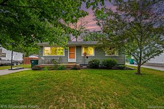 3186 Roselawn Street, Commerce Charter Township, MI 48390