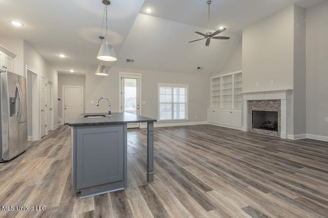 2024 Laughter Road, Nesbit, MS 38651