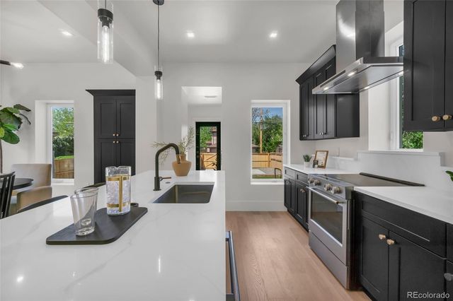 2905 N Vine Street, Denver, CO 80205