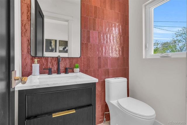 2905 N Vine Street, Denver, CO 80205