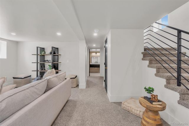 2905 N Vine Street, Denver, CO 80205