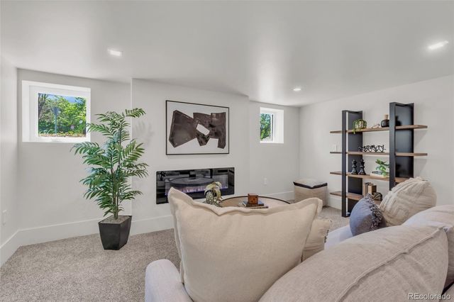 2905 N Vine Street, Denver, CO 80205