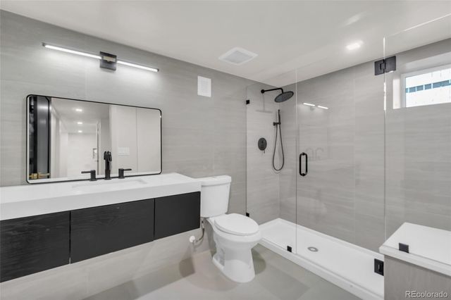 2905 N Vine Street, Denver, CO 80205