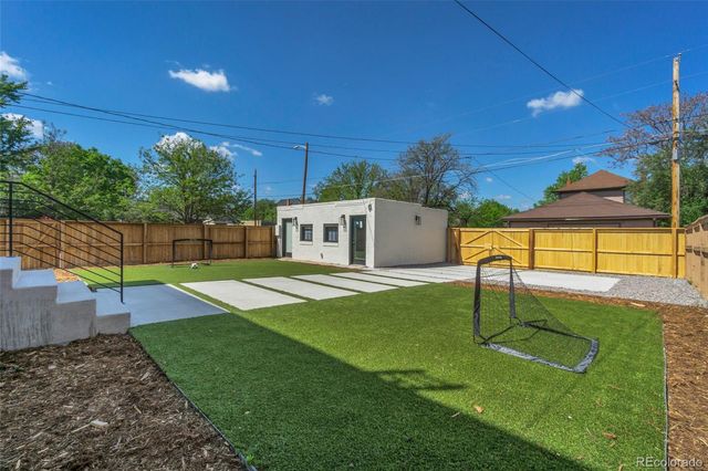2905 N Vine Street, Denver, CO 80205