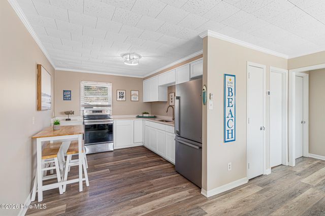 902 Ocean Drive E&W, Emerald Isle, NC 28594