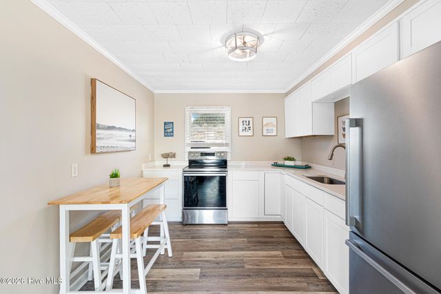 902 Ocean Drive E&W, Emerald Isle, NC 28594