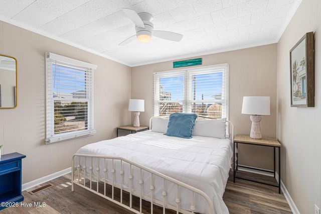 902 Ocean Drive E&W, Emerald Isle, NC 28594