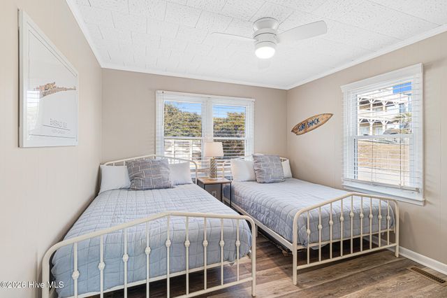 902 Ocean Drive E&W, Emerald Isle, NC 28594